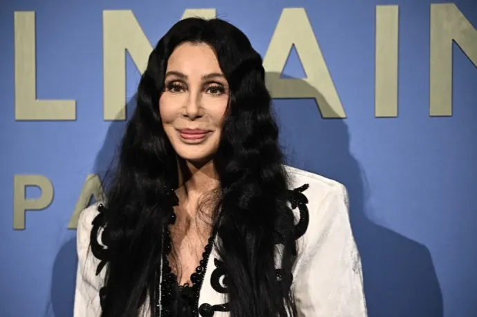 Cher gondnokság alá helyeztetné a fiát mentális problémái és a drogfüggősége miatt