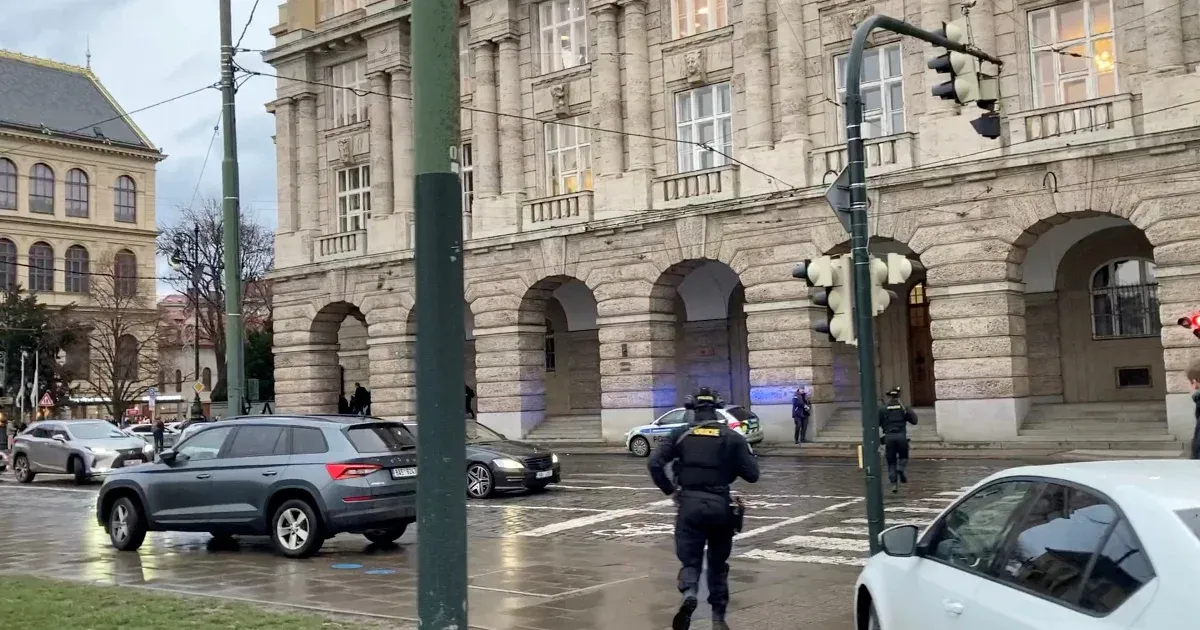 Január végéig biztosan zárva lesz az épület, ahol a prágai lövöldözés történt