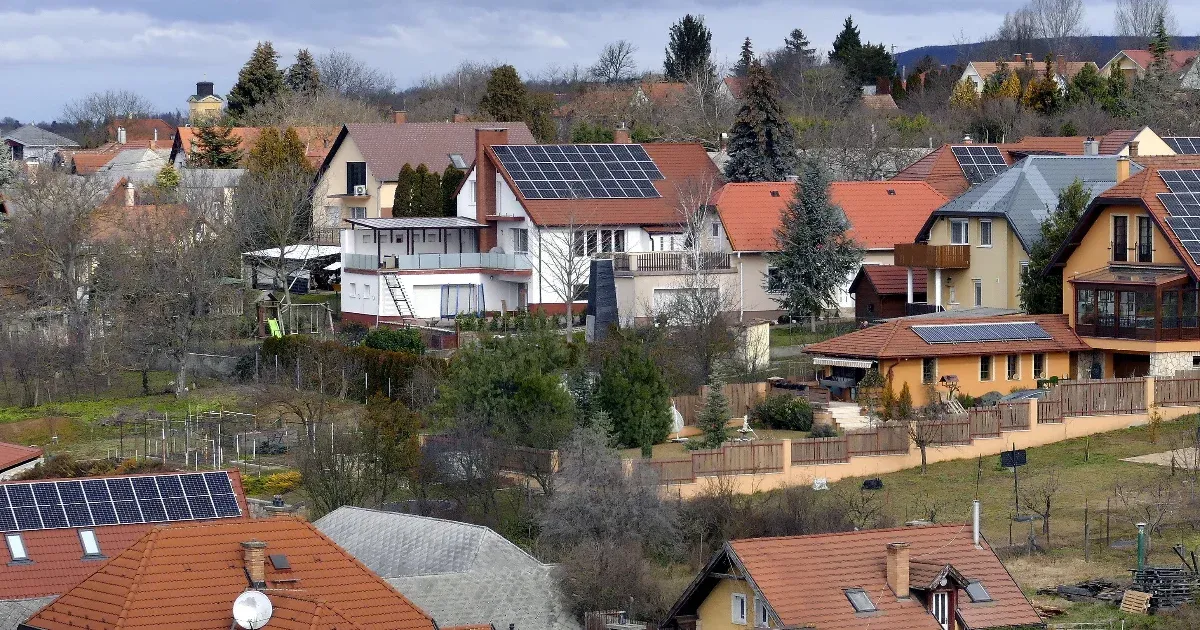 Az új napelemes elszámolás sok pontja még bizonytalan, nem ösztönzi a fogyasztókat sem