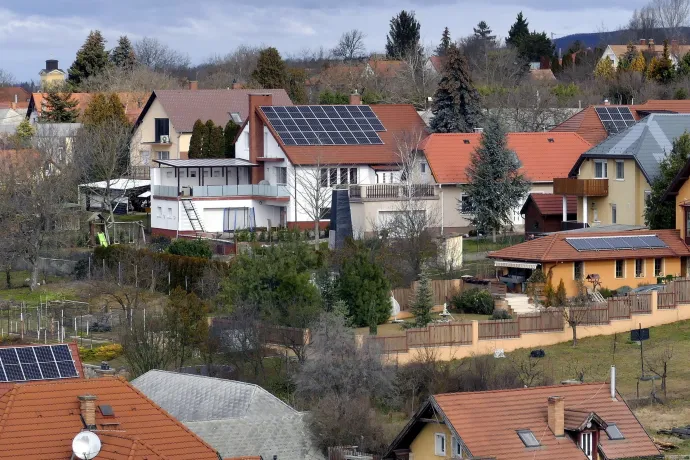 Az új napelemes elszámolás sok pontja még bizonytalan, nem ösztönzi a fogyasztókat sem