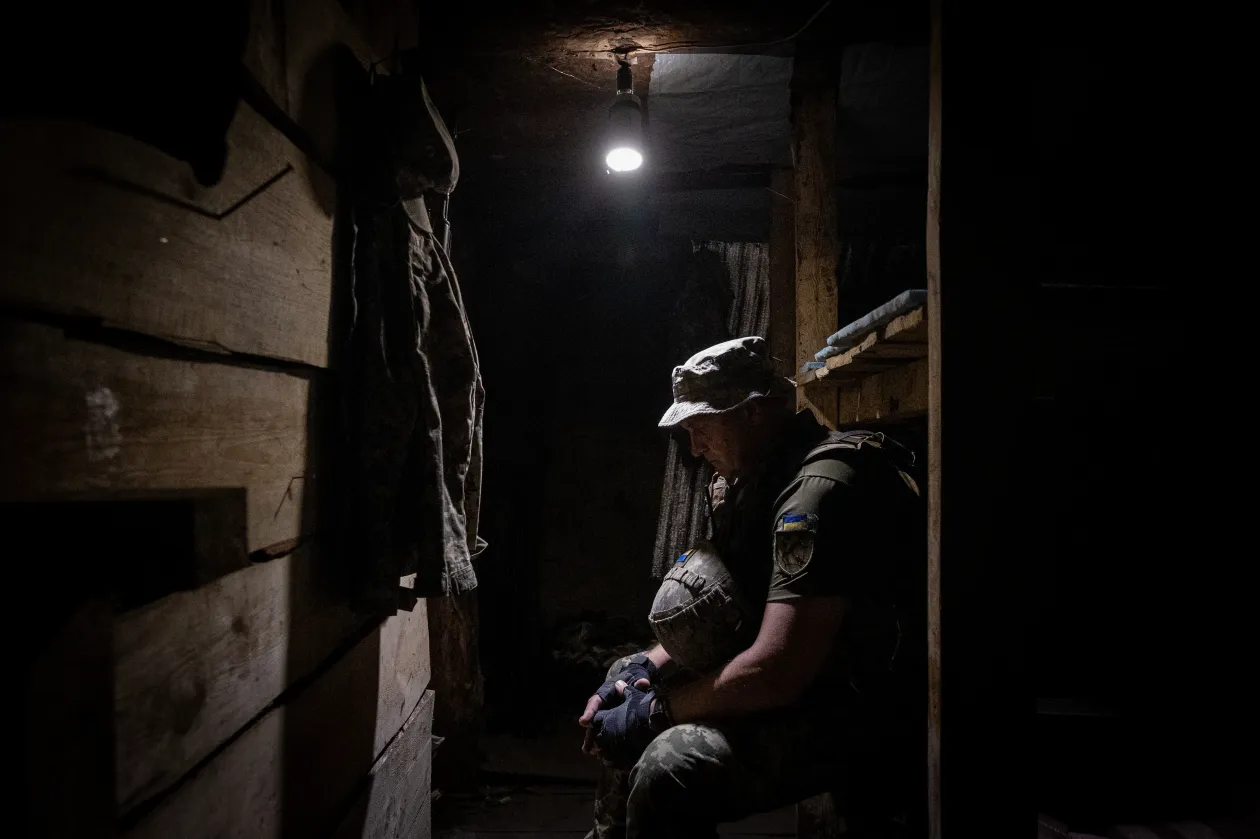 Lövészárokrendszer az ukrán oldalon, nem messze az orosz frontvonaltól – Fotó: Huszti István / Telex