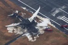 A Japan Airlines azt állítja: megkapta az engedélyt a leszállásra az ütközés előtt