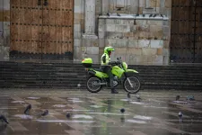 Megtámadta Iohannis az alkotmánybíróságon a jogszabályt, amely szerint B kategóriás jogosítvánnyal motorkerékpárt is lehetne vezetni