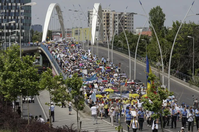 Tüntetnek a pedagógusok Bukarestben, 2023. jún. 9-én – Fotó: Octav Ganea / Inquam Photos