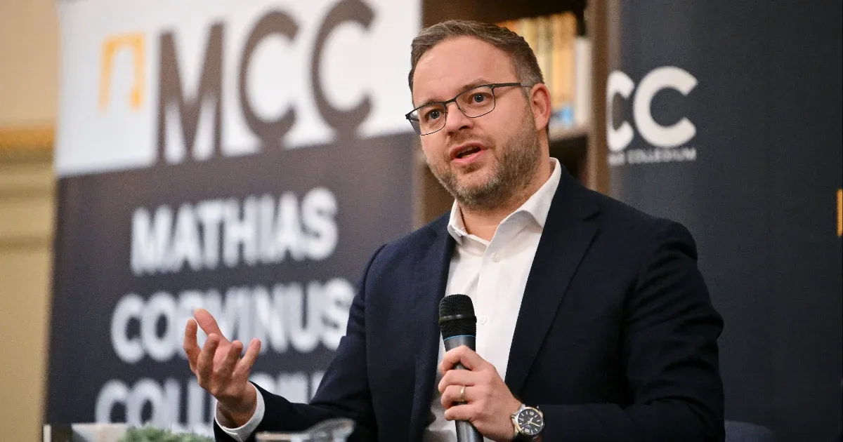 Évi 1,4 milliárd forintot költenek politikai tanácsadókra a minisztériumok