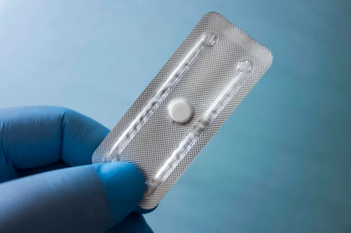 Elszakadt az óvszer, szex utáni tabletta kellett, de az orvos azt mondta: nem támogatja az abortuszt