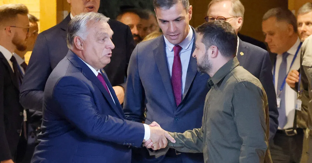 Politico: Orbán belemehet Ukrajna támogatásába, ha az EU nem egyben utalja az 50 milliárd eurós támogatást