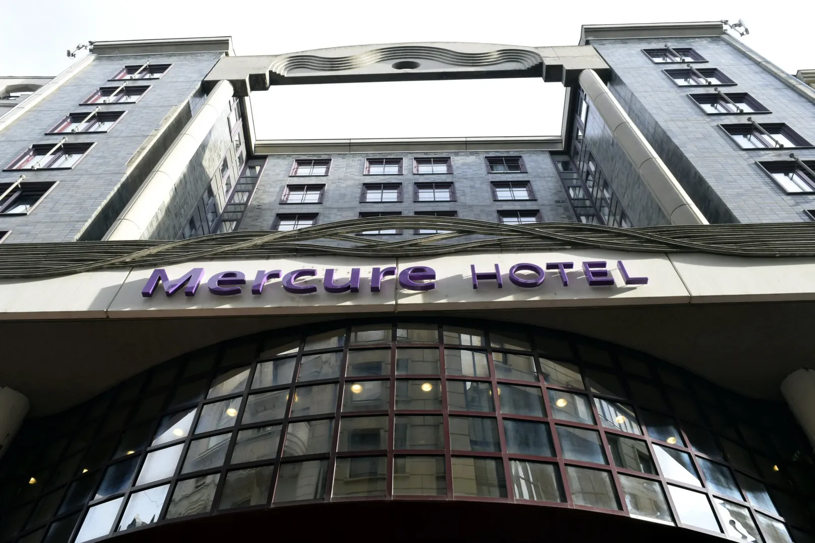 A Mercure Budapest City Center Hotel (1982) a belváros sétálónegyedében a Váci utcában – Fotó: Branstetter Sándor / MTI Bizományosi