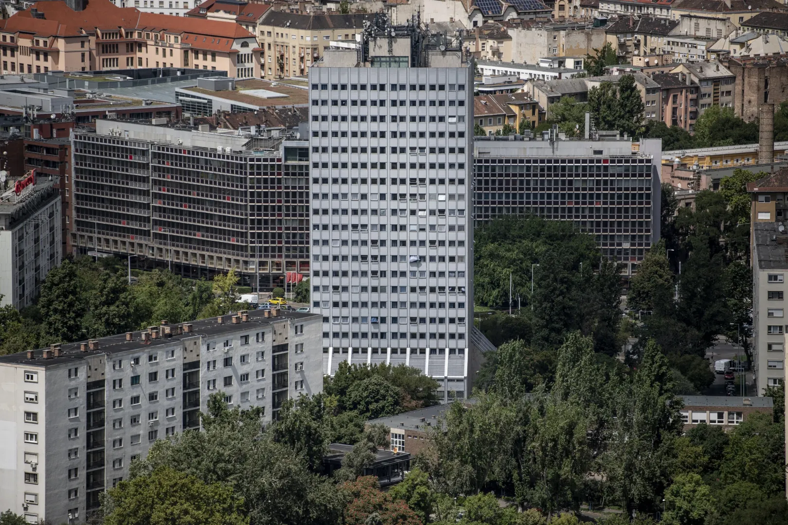 A Schönherz Kollégium (1981), a Budapesti Műszaki és Gazdaságtudományi Egyetem (BME) Villamosmérnöki és Informatikai Karának kollégiuma – Fotó: Bődey János / Telex