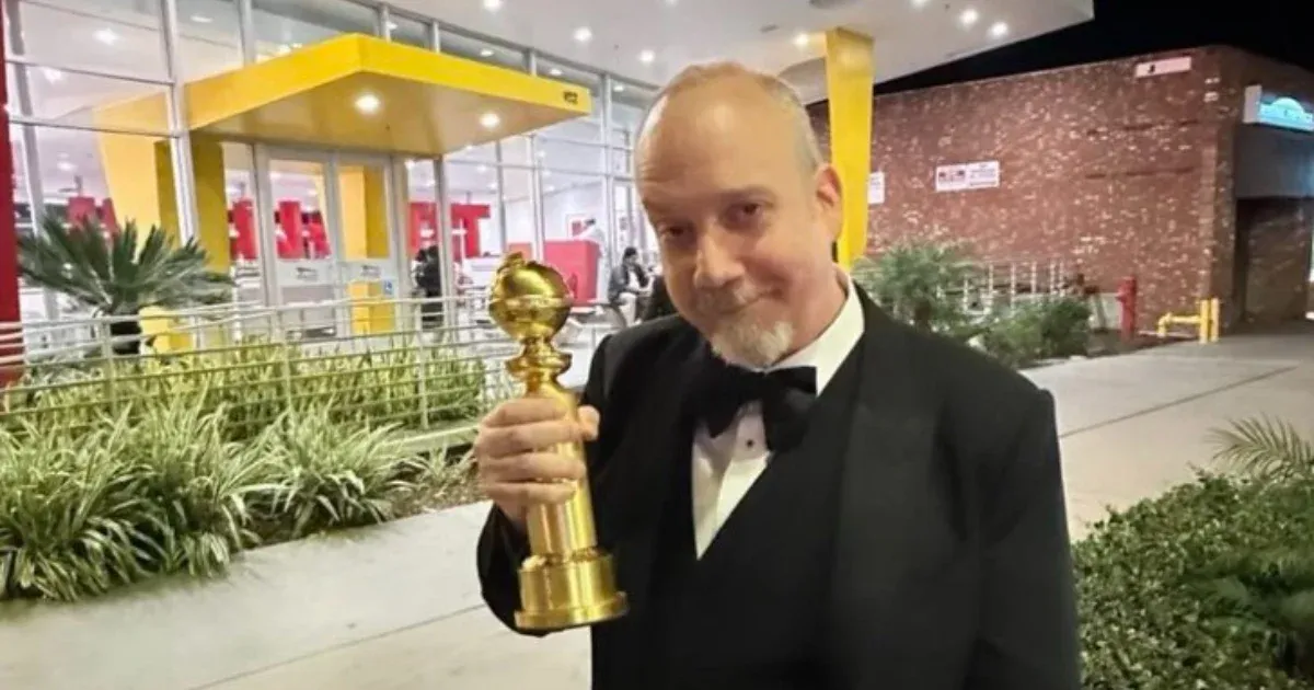 Paul Giamatti még szmokingban, egy gyorsétteremben burgerezve ünnepelte a Golden Globe-díját