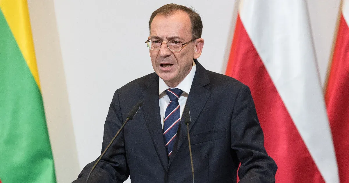 Letartóztatták a volt lengyel belügyminisztert és egykori helyettesét