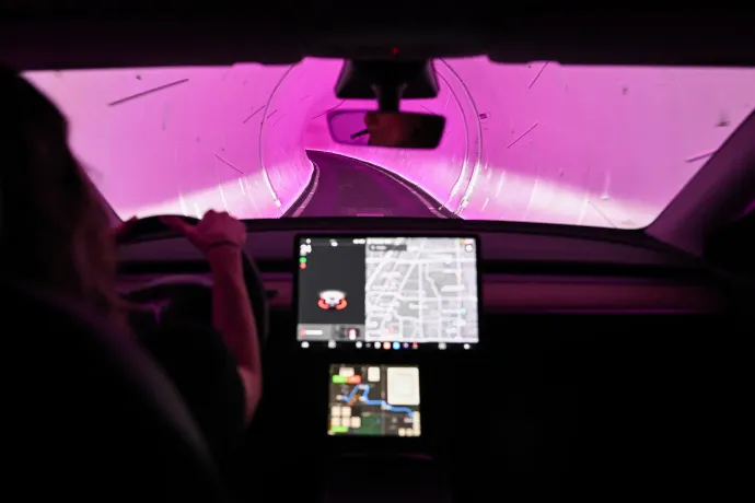 Kipróbáltuk, milyen Elon Musk Las Vegas-i Tesla-alagútjában autókázni