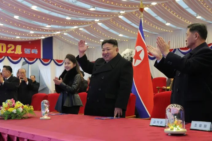 Kim Dzsongun tüzérségi erőfitogtatással jelentkezett be, aminek egyértelmű üzenete van