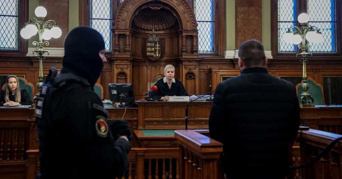 Újbudai rendőrgyilkosság: „Nem én ütöttem bele a kést, ő fordult bele”
