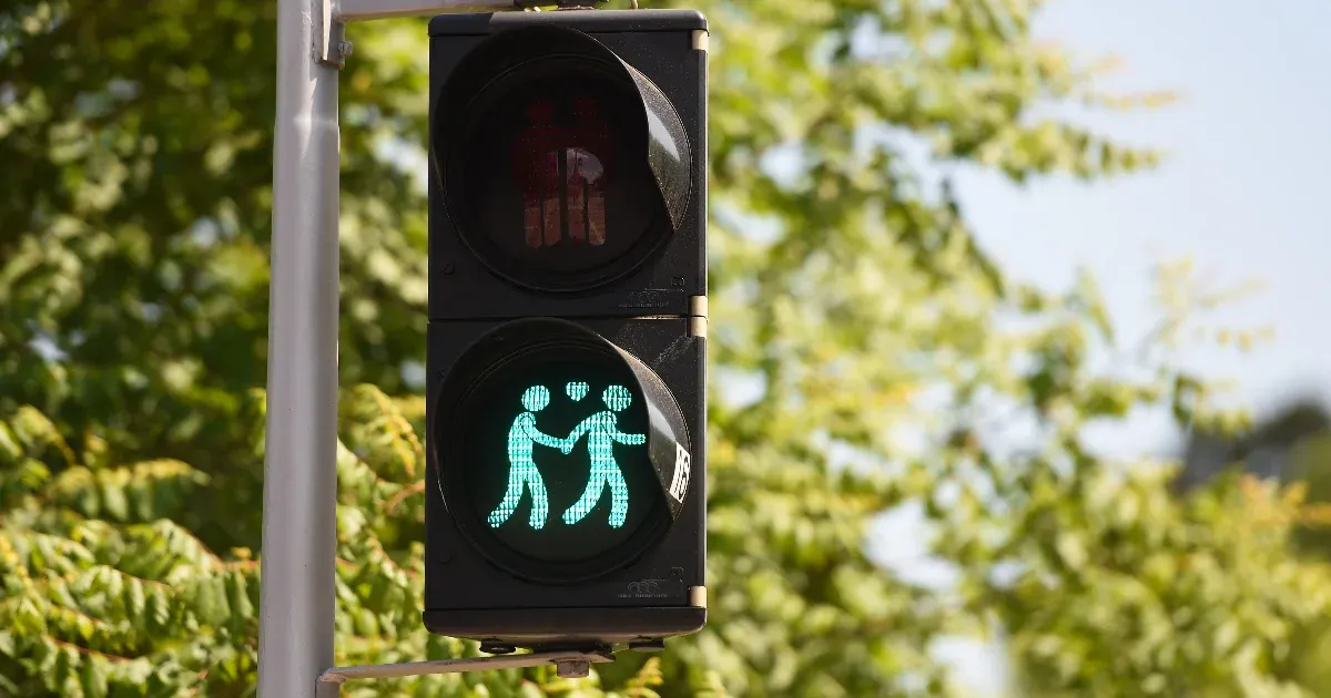 Bécsből hódították meg Európát a hetero- és homoszexuális lámpapárok