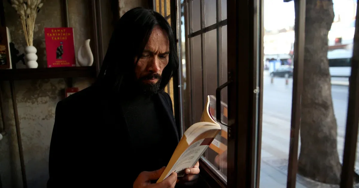 Érkezik Keanu Reeves saját regénye