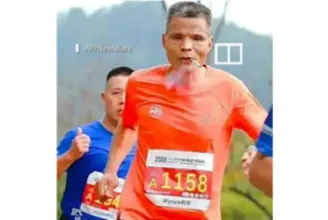 Kizárták Csen bácsit a kínai maraton indulói közül, mert végig dohányzott
