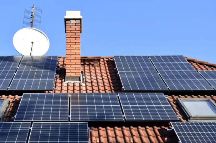 Hétfőtől lehet kérni az 5 millió forintos állami napelem-támogatást