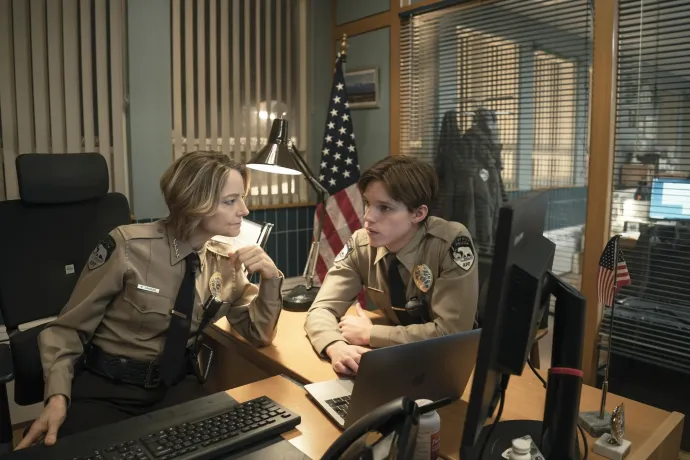 Jodie Foster és Finn Bennett a True Detective: Night Countryban – Fotó: HBO