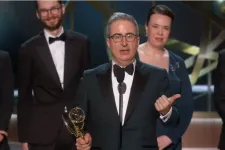 Az Emmy-díj átvételekor John Oliver elkezdte felsorolni a Liverpool játékosait, de még Szoboszlai előtt lekeverték