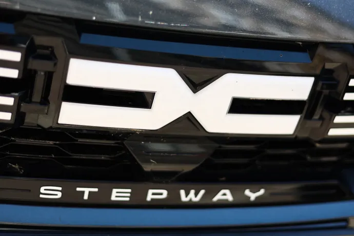 Szinte 50 ezer autót adott el a Dacia tavaly a romániai piacon