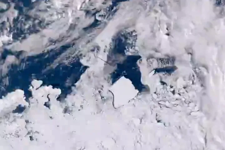 Gyorsan olvad a világ legnagyobb jéghegye, ami 38 év után szakadt le az Antarktiszról