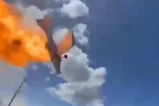 Vezetéknek ütközött és lezuhant egy chilei tűzoltó repülőgép, a pilóta meghalt