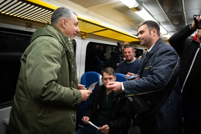 A MÁV levélben írta meg Lázárnak, hogy az állam veszítene a busz- és HÉV-szerződések felmondásával