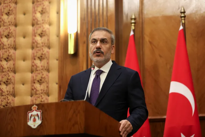Hakan Fidan török külügyminiszter az Ammánban tartott sajtótájékoztatón 2024. január 18-án – Fotó: Alaa Al Sukhni / Reuters