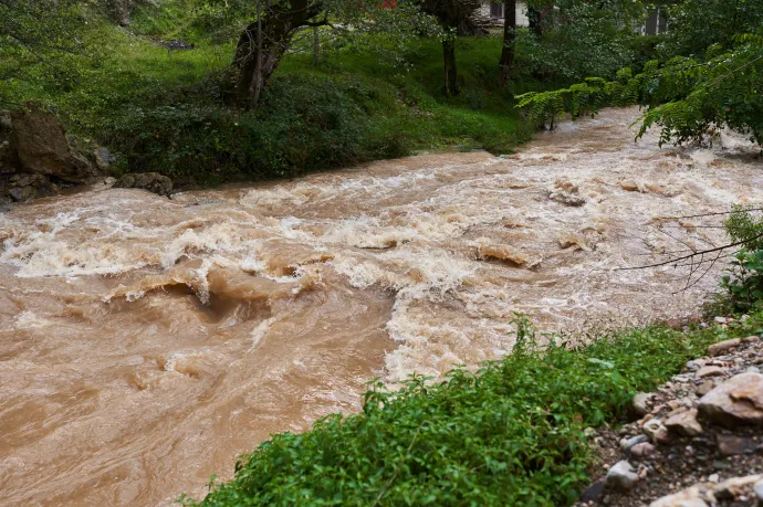 Másodfokú árvízkészültség van érvényben péntek délig négy erdélyi megyében