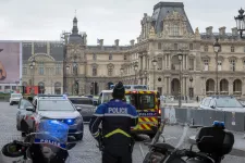 Legalább 380 hamis bombariadóért lehet felelős egy 13 éves fiú a francia rendőrség szerint