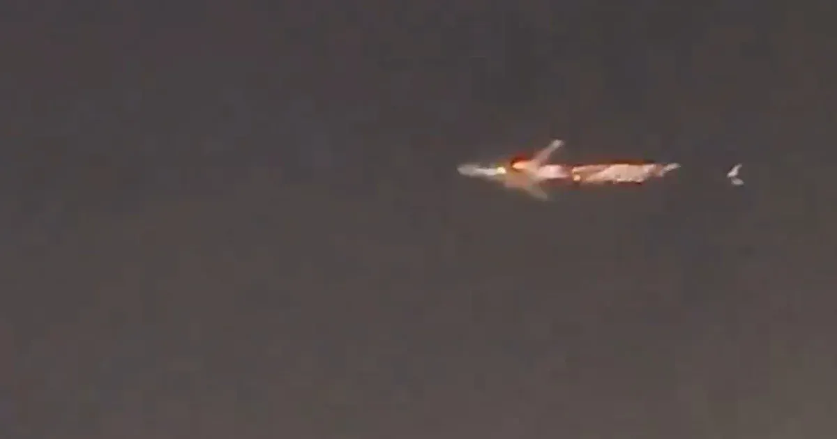 A levegőben gyulladt ki egy Boeing hajtóműve Miami felett, kényszerleszállást hajtott végre a gép