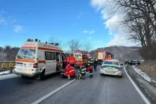 Hét ember megsérült egy balesetben Kolozs megyében, négyen közülük kiskorúak