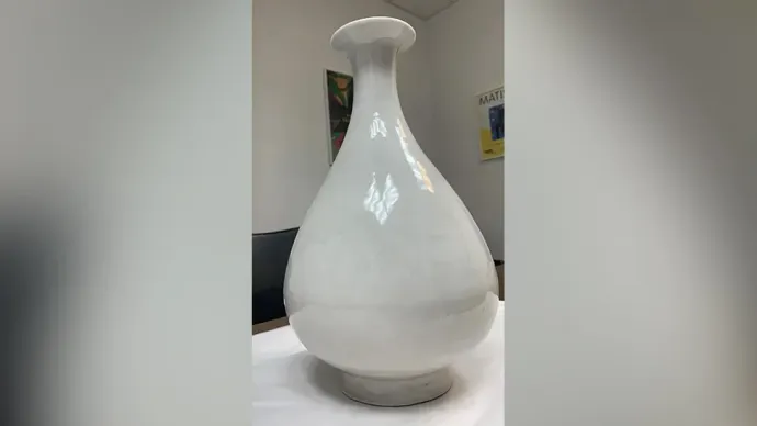 A váza és az egyik csésze – Fotó: MET Police