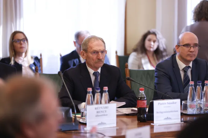 Mégis kapott fizetésemelést tavaly Pintér Sándor, bruttó hárommilliót kereshet