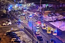 Öt autó ütközött össze Újpesten, egy családapa meghalt, a vétkes sofőr elmenekült
