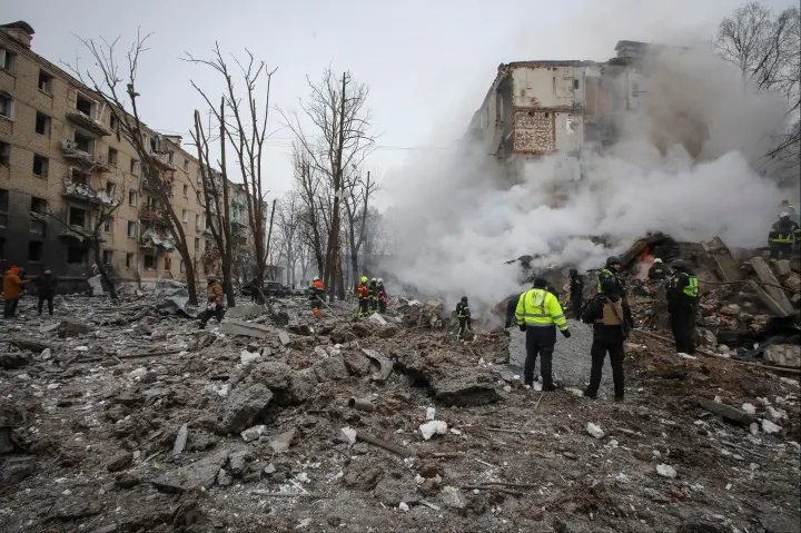Kijevet és Harkivot is rakétatámadás érte, legalább négy ember meghalt