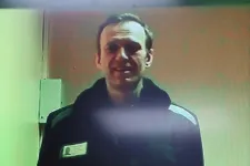 Navalnijt minden reggel ötkor orosz patrióta slágerrel ébresztik a börtönben
