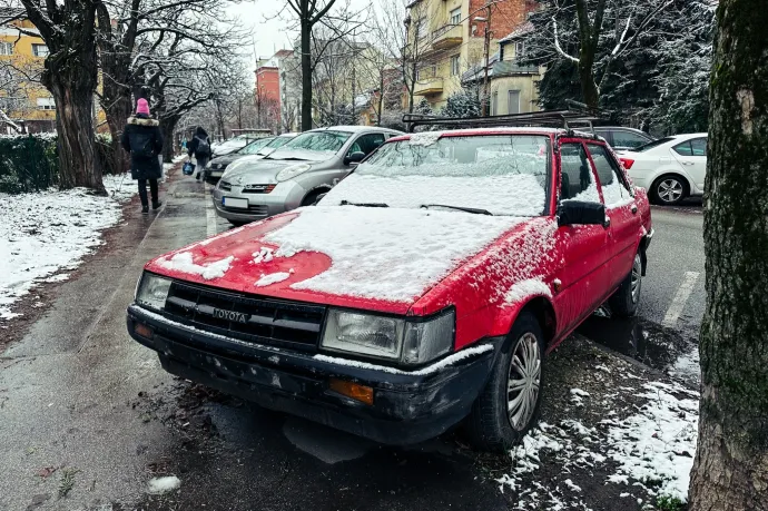 Ellopták a rendszámát, aztán roncstelepre szállíttatták volna egy 80 éves férfi kocsiját Újbudán