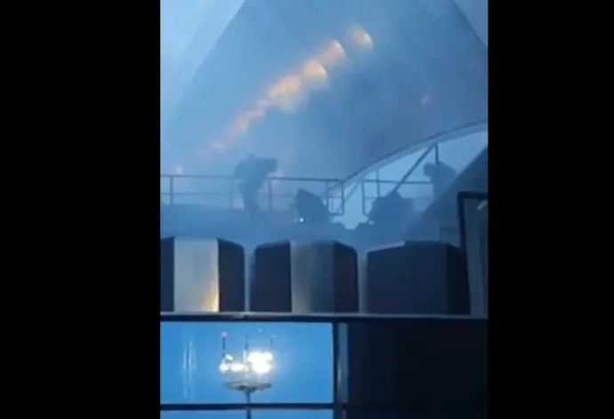 Olvasói fotó a reptér épülete feletti füstről