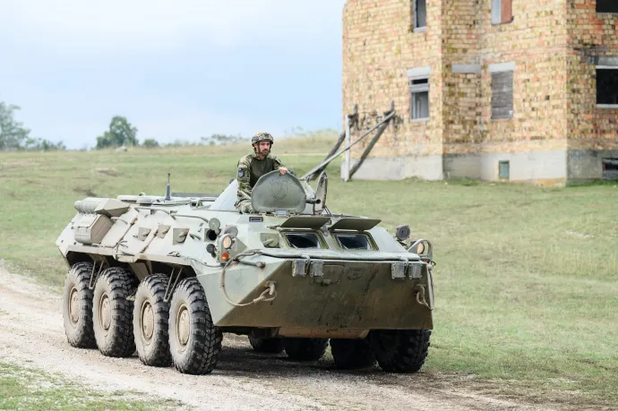 BTR-80 kerekes páncélos szállító harcjármű a Magyar Honvédség Bakony Harckiképző Központjában 2022. szeptember 1-jén – Fotó: Vasvári Tamás / MTI