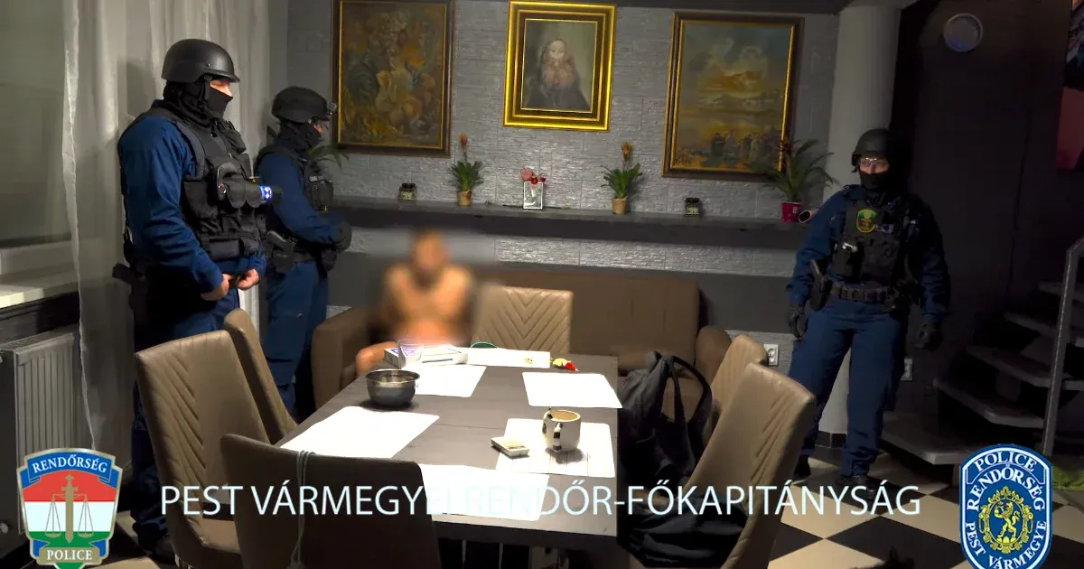 Már januárban ledobta a rendőrség az év képét