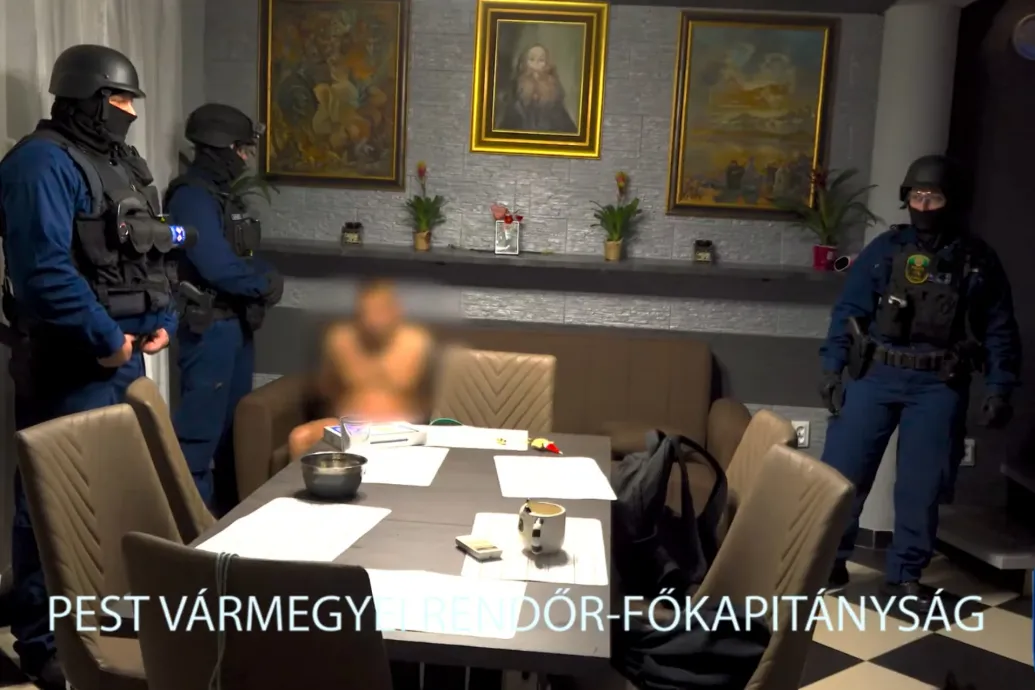 Már januárban ledobta a rendőrség az év képét