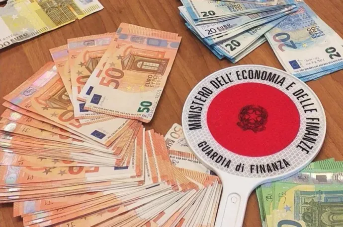 655 milliárd forintnyi eurót mostak tisztára kínai árnyékbankokon keresztül az olaszországi adócsalók