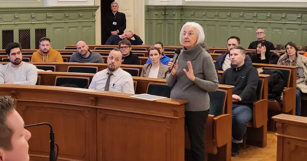 „Ezerötszáz aláírást gyűjtöttünk, de megint itt tartunk” – erdő helyén bővítenék az idősotthont