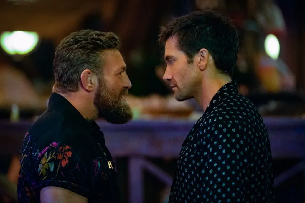 Jake Gyllenhaal összeveri Conor McGregort – egy 80-as évekbeli akcióklasszikus remake-jében