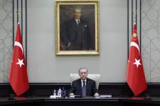 Erdoğan aláírta a svéd NATO-csatlakozást jóváhagyó törvényt