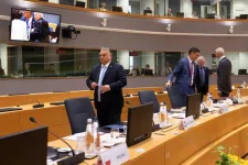 Politico: Trust between Orbán and other EU leaders "under the frog's ass"
