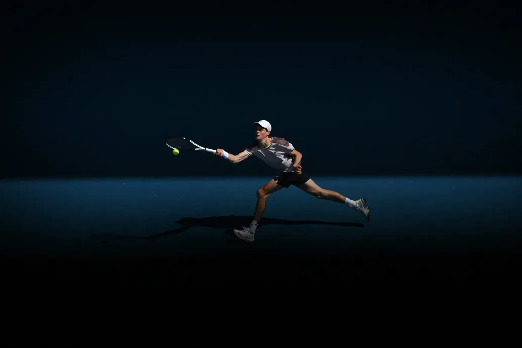 Kicsoda Jannik Sinner, aki kedvenc tornáján ütötte ki Novak Djokovićot?