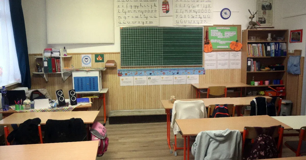 Nem vesznek vissza tanítani olyan tanárokat, akik korábban nem írták alá a státusztörvényt